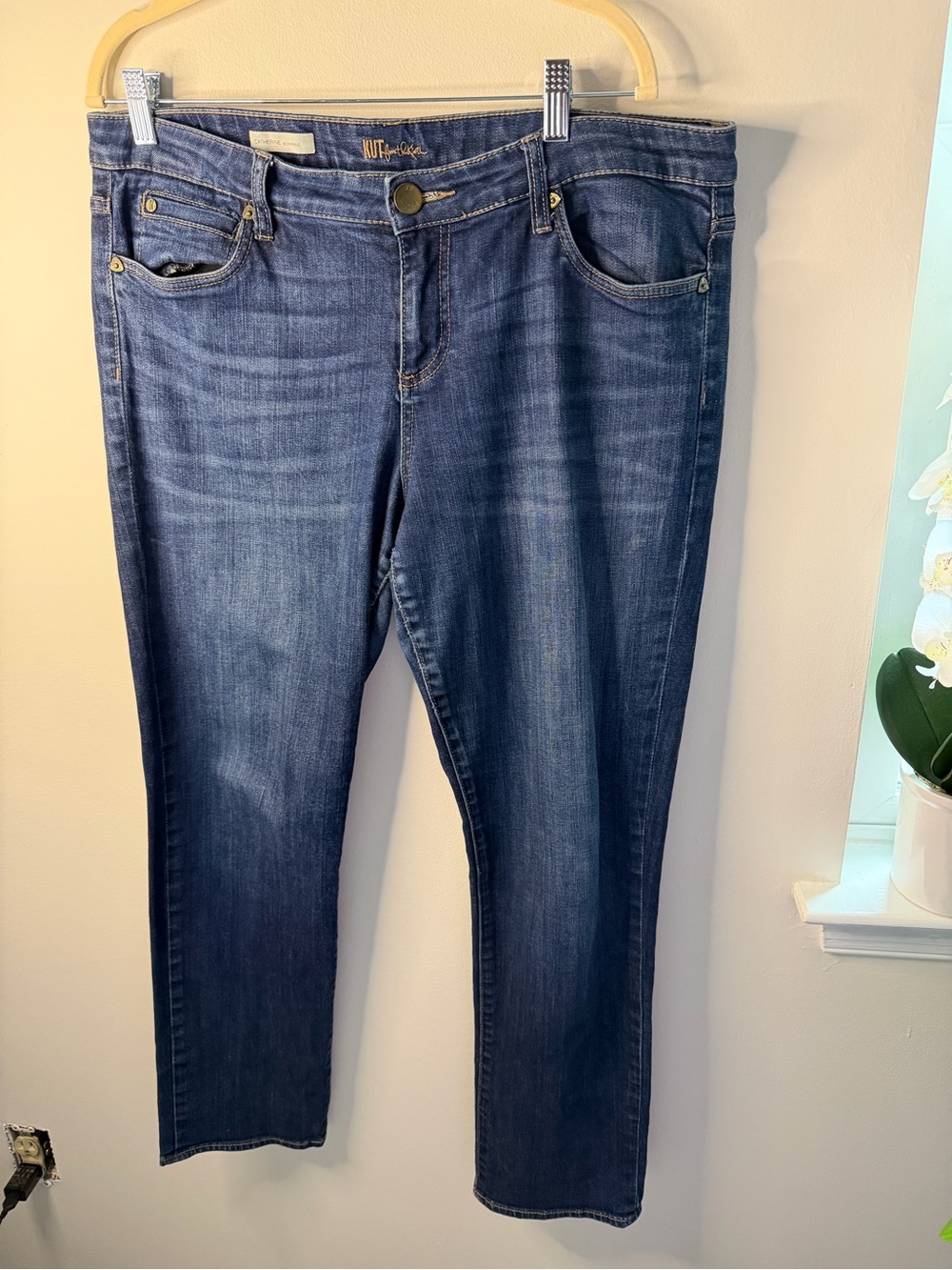 Kut from the Kloth Women's Medium Dark Blue Straight Leg Jeans